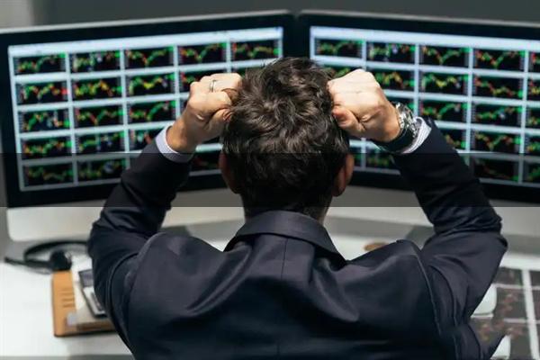 证券配资的条件 一觉醒来，面向12亿用户GPT-6直接免费，OpenAI成“豆包”了